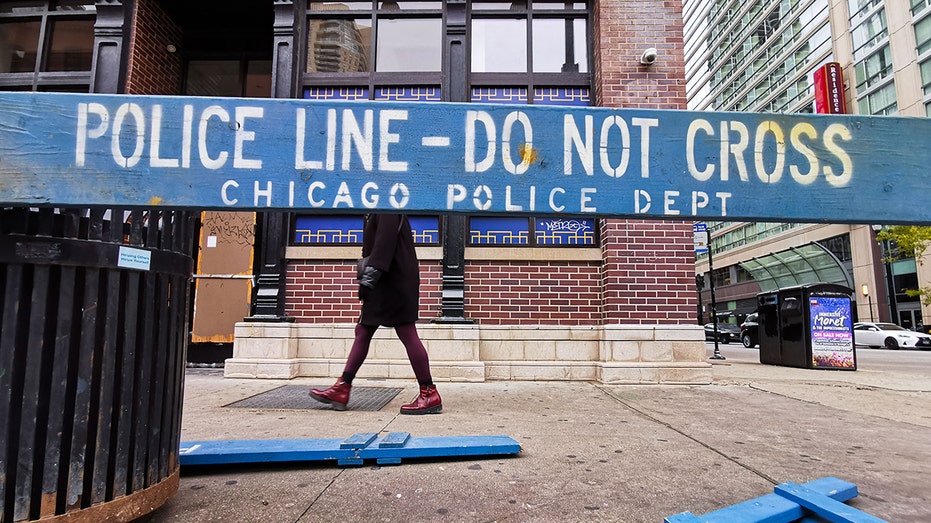 Police barricade on Chicago street